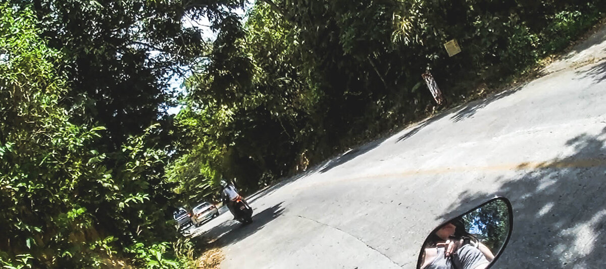 На Пхукете довольно крутые серпантины