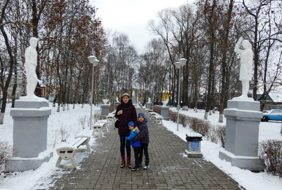 Парк в тутаеве. Парк советского периода Тутаев. Каток в Тутаеве в парке. Тутаев парк отдыха. Тутаев левый берег парк.