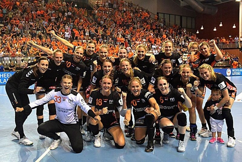 Сборная Голландии. Фото: japanhandball2019