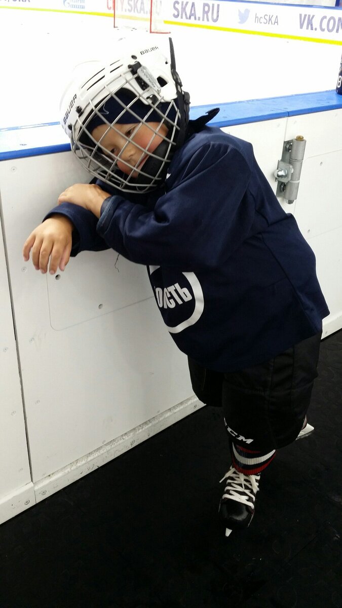 Порой сил стоять после тренировки уже нет...