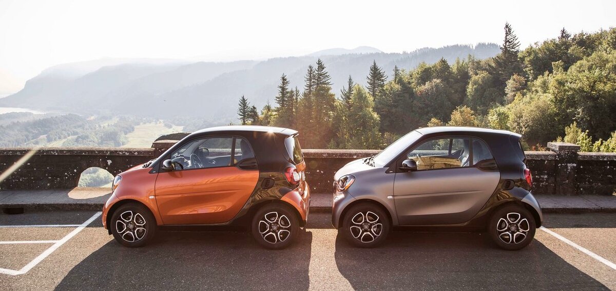 Автомобили Smart. Два авто на одном парковочном месте!