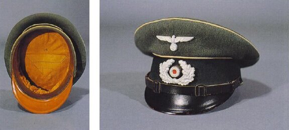 Фото 2, 3. Справа: остроконечная служебная фуражка для всех рядовых чинов. Слева: внутренняя часть той же фуражки