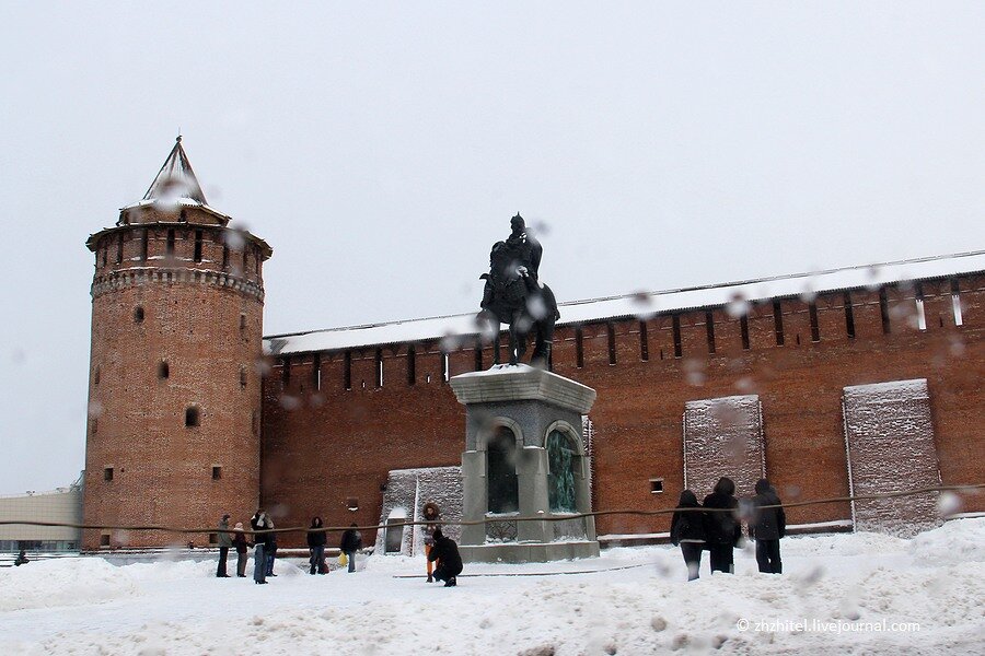 Коломна зимой. Дмитрий Донской Коломна зимой. Центр Коломны зимой. Город Коломна зимой. Коломна зимой достопримечательности.