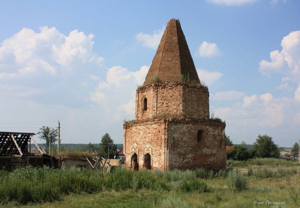Вид на Канадейскую башню с юга. 2008 год