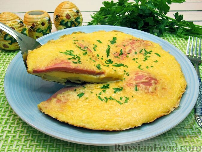 яйца, картофель, колбаса вареная, сыр твёрдый, масло растительное, соль, зелень петрушки