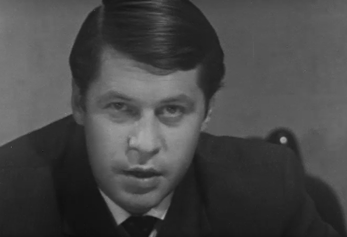 Георгий Мартынюк. Кадр из телефильма "Следствие ведут ЗнаТоКи. Дело № 01. Черный маклер" (1971)