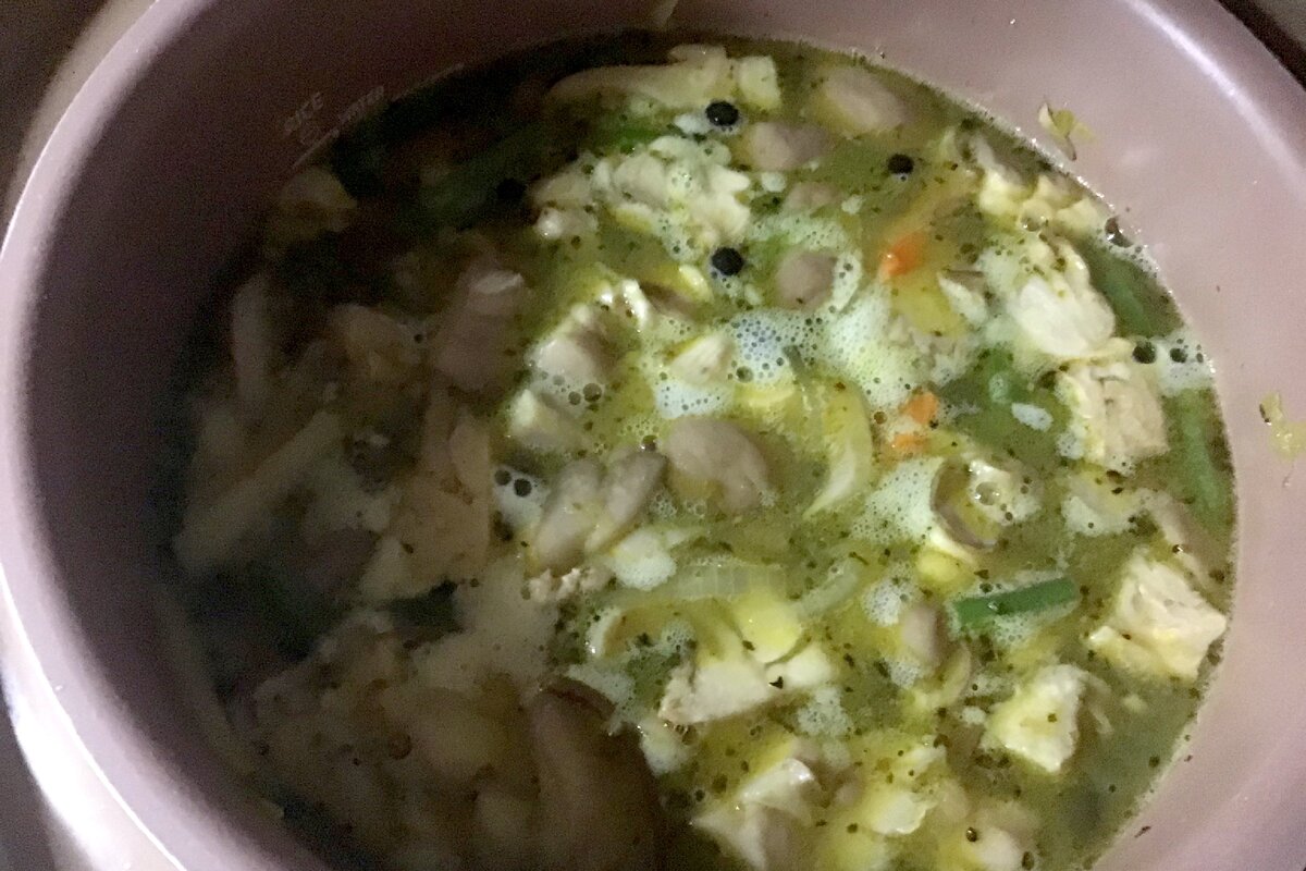 Грибной суп из вешенок с лапшой
