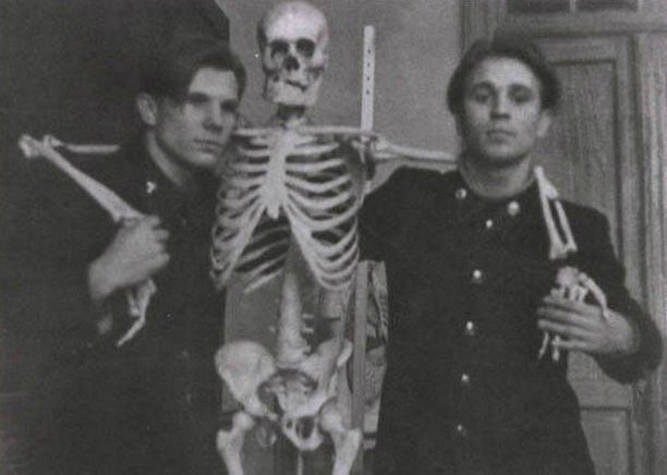 Предположительно Гагарин - слева. Фотография сделана в Саратове, когда он учился в техникуме