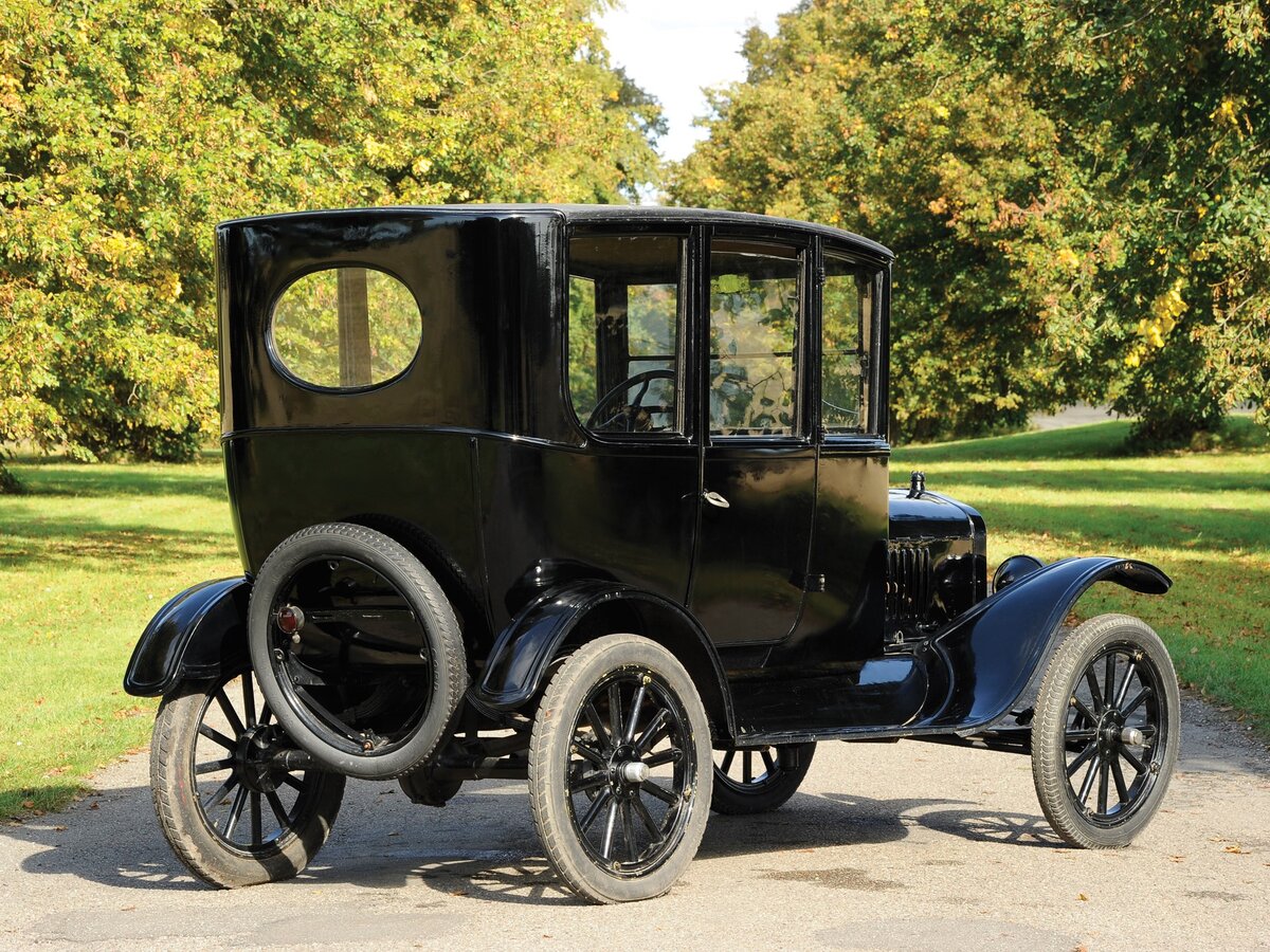 Модель форда. Ford model t 1923 sedan. Ford t 1915. Ford model t 1919. 1923 Ford model a sedan.