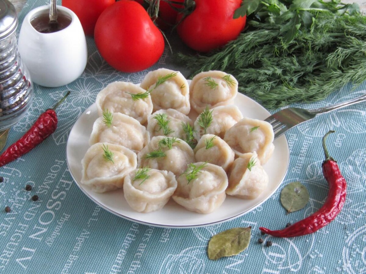 МУКА, ВОДА, ЯЙЦА, СОЛЬ, КУРИНОЕ ФИЛЕ, ЛУК, ПЕРЕЦ