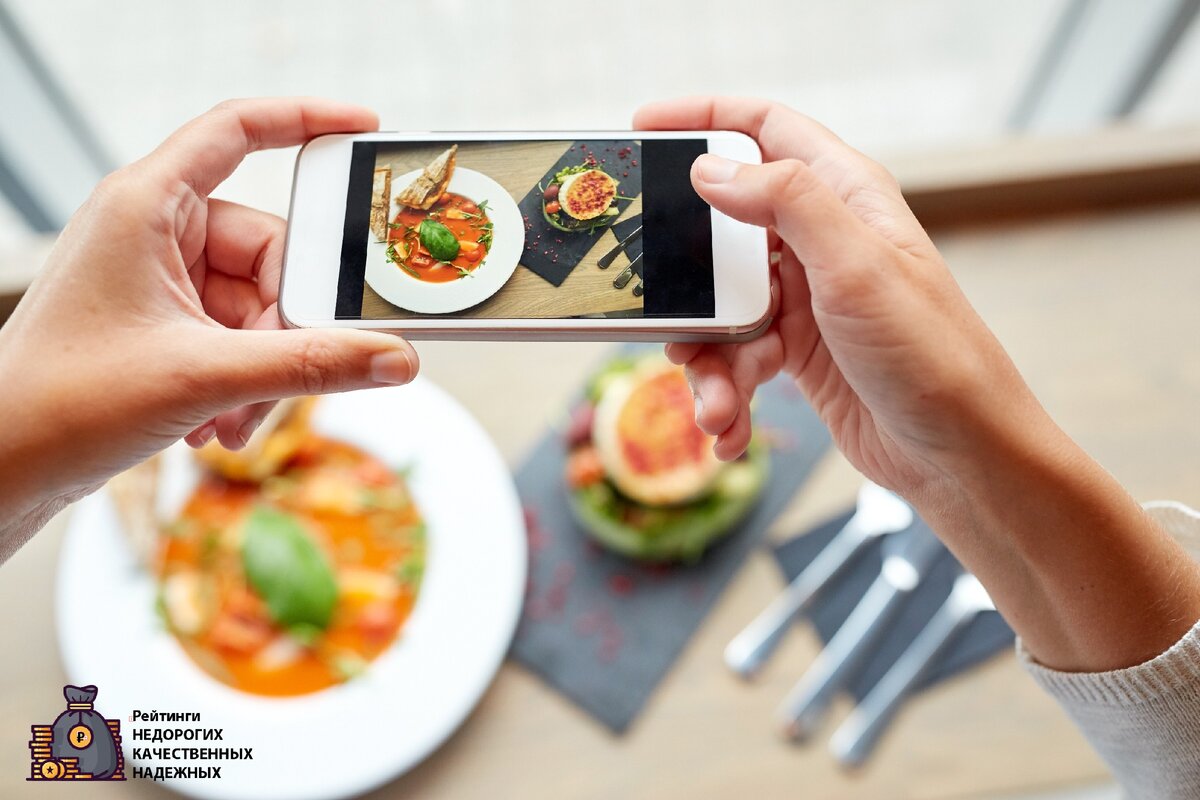 Серия А изначально должна была стать чем-то вроде демо-версии флагмана: с базовыми функциями и в недорогом корпусе.