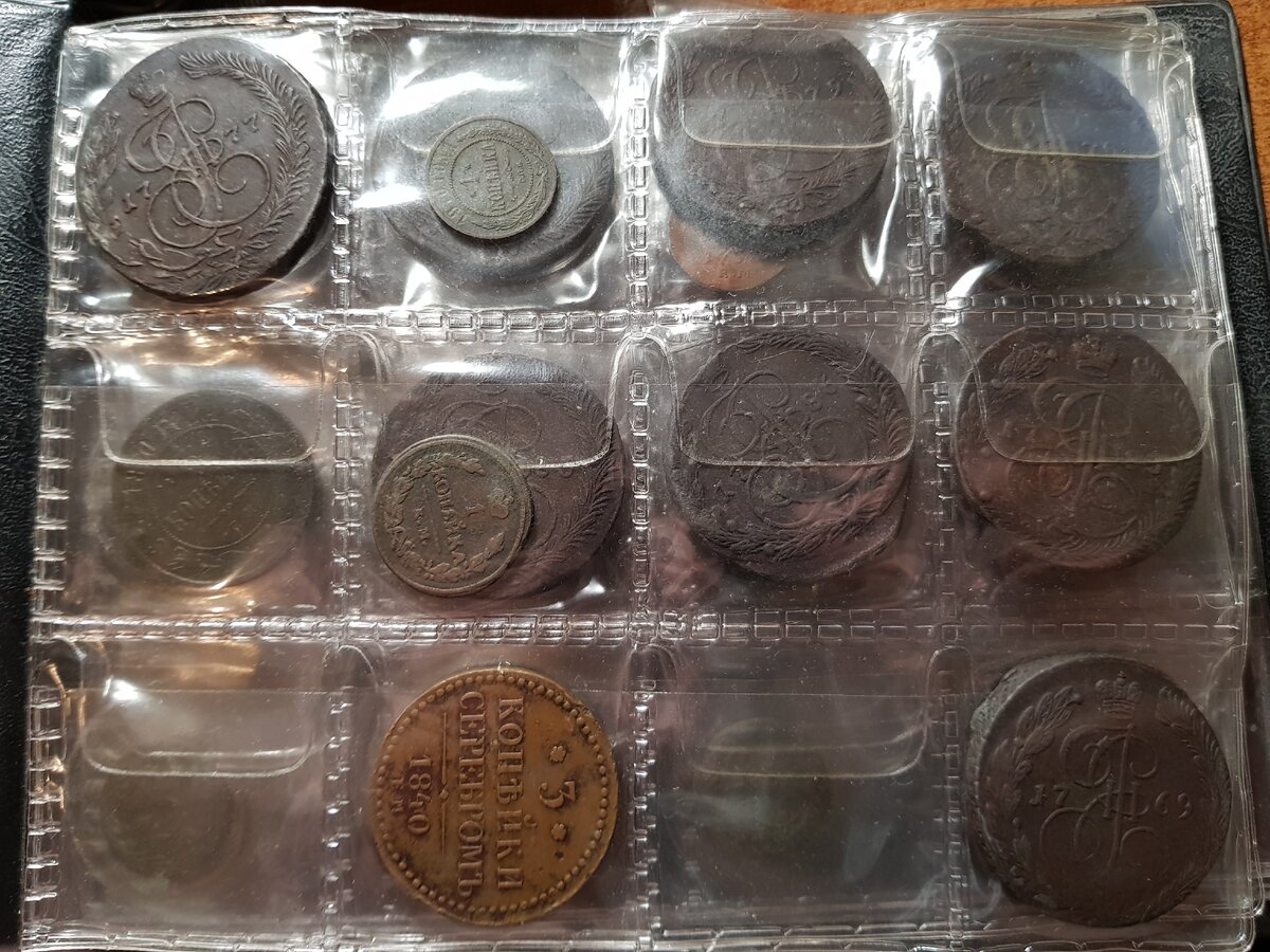 Доброго дня друзья. Очередной обзор небольшой коллекции монет, принесенной на реализацию одним знакомым коллекционером. Давайте ознакомимся..