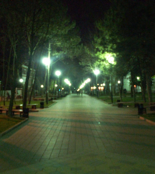 Парк Кизляр ночью. Майкоп ночной парк. Ночной парк в Кизляре. Майкоп парк ночью. Ночной кизляр