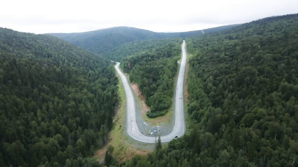 "Тещин язык" , очень красивое место в горах, но опасное с точки зрения вождения, с большим перепадом высот.