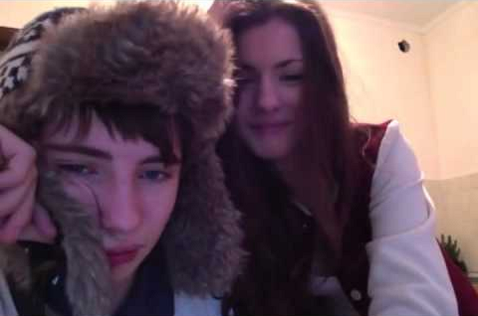 Отрывок из видео, где Кирилл Мурадов (Он же Влад Борщ) впервые ходит без банданы, за то в шапке ушанке.