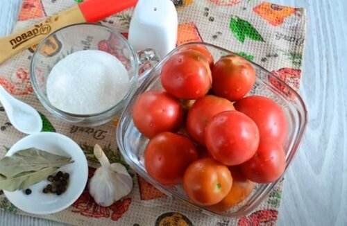 Как закрыть на зиму маринованные помидоры Пальчики оближешь: рецепт в литровых банках