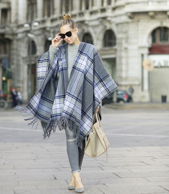 сшить пальто пончо из пледа.(sew a poncho coat of plaid.)