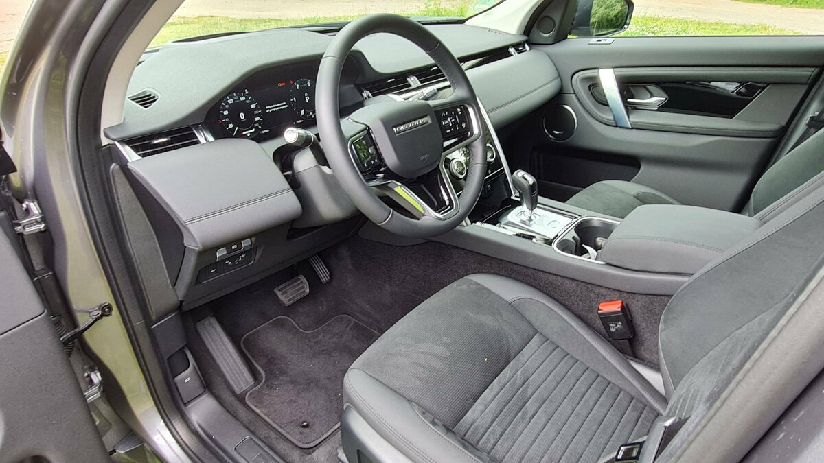 Land Rover Discovery Sport HSE: что до материалов, то они выше всех похвал