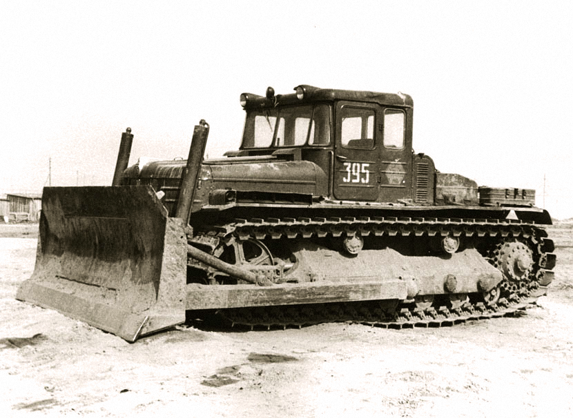 Бульдозер Д-572С на базе трактора ДЭТ-250.