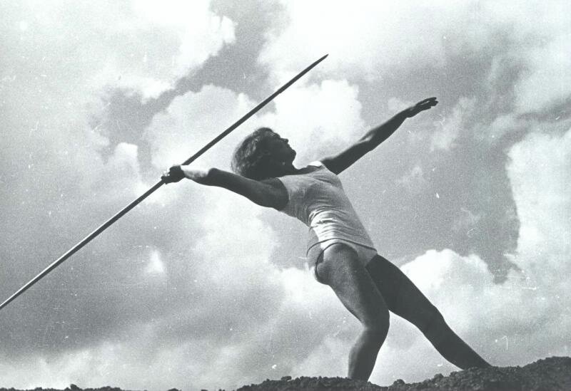 Иван Шагин. Копьеметательница. 1932 год. Собрание Мультимедиа Арт Музея, Москва