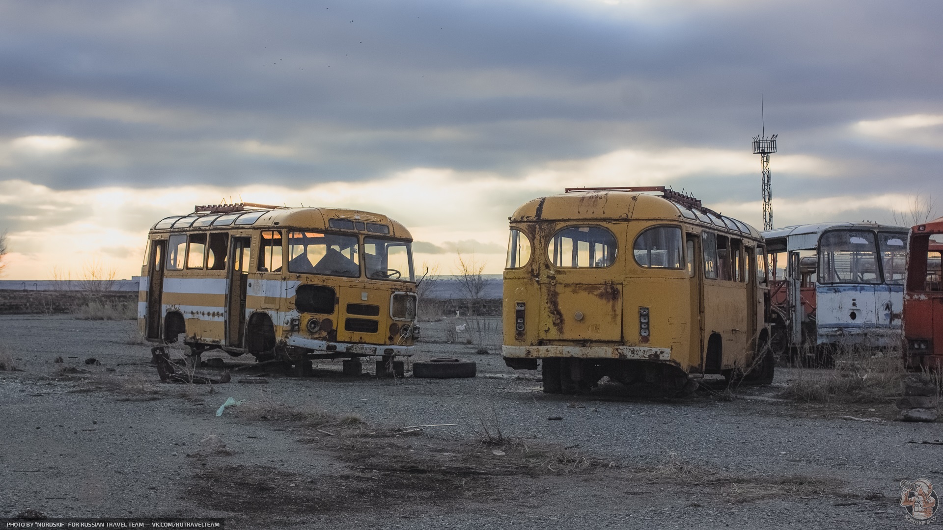 Нашли огромное кладбище советских автобусов в Закавказье. СССР ушёл, а вмести с ним ушла цивилизация?23