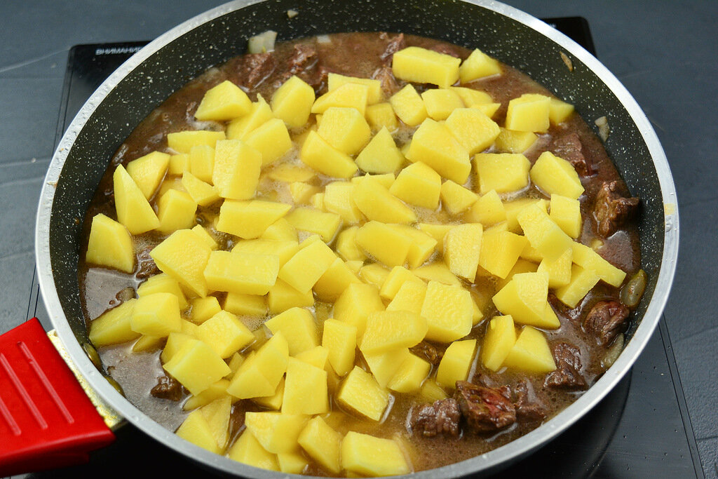 Тушеная картошка с говядиной - пошаговый рецепт с фото на Готовим дома