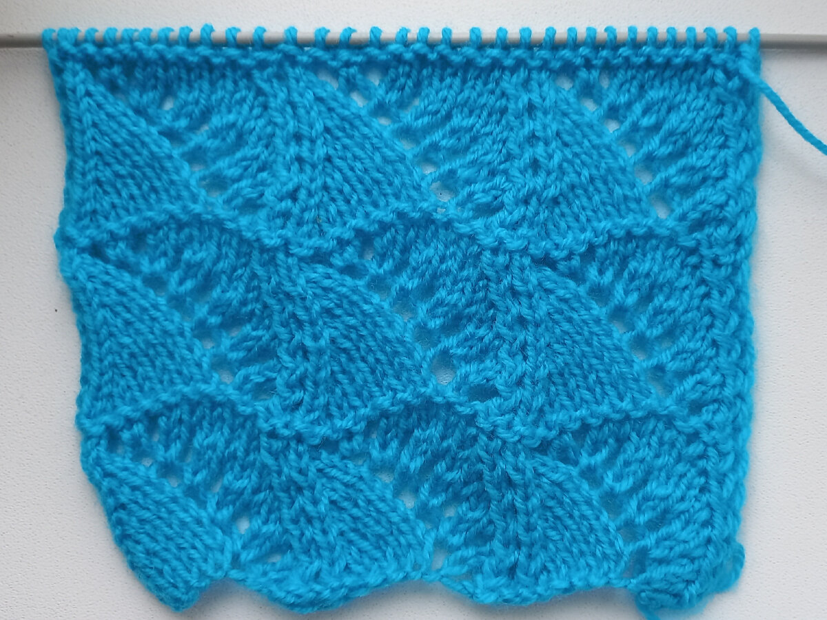 Связанный образец узором "Ракушки"