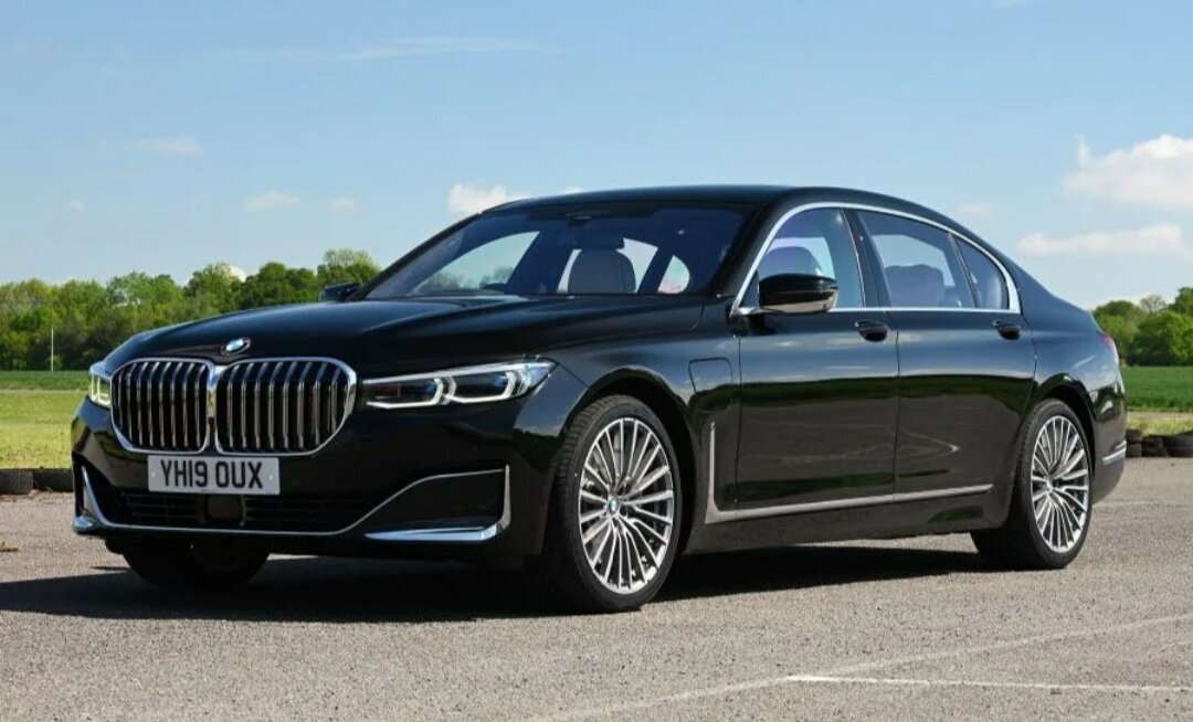BMW 750Ld xDrive , 400 л.с.