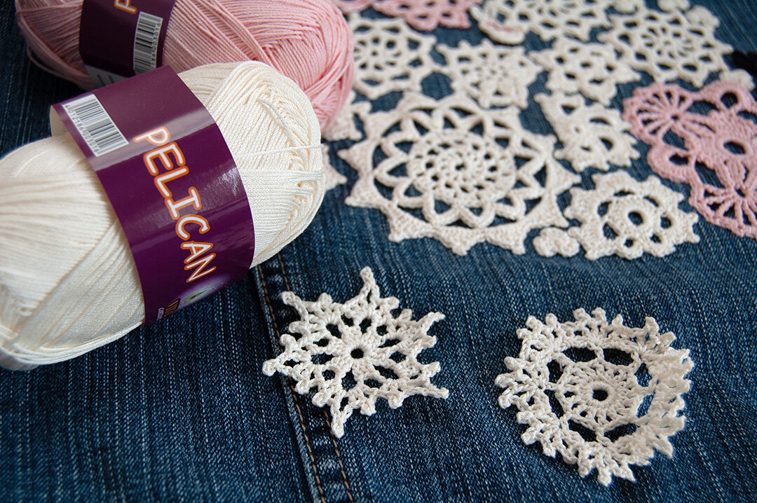 Фрагмент аппликации из наборного кружева крючком "Ажурный хвостик".