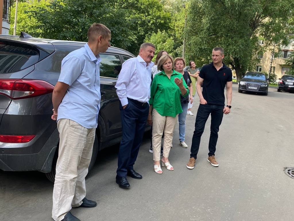 управляющая реутов телефон