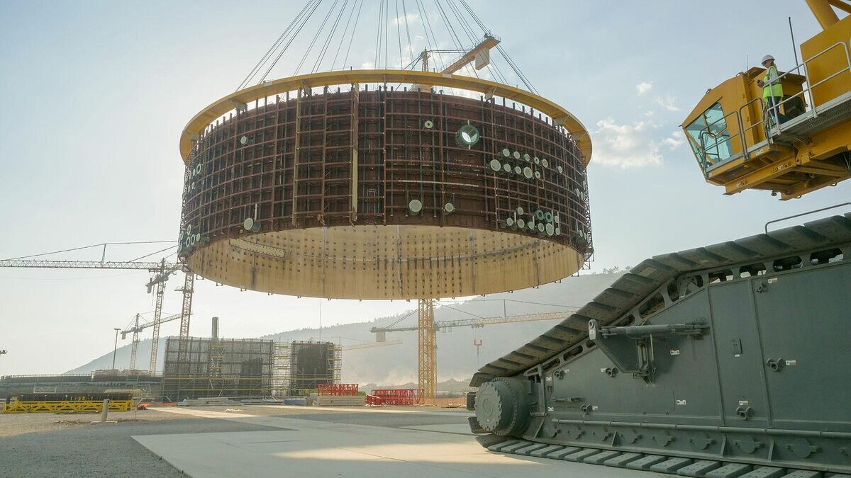    Строительство АЭС "Аккую" по российскому проекту на юге Турции© Фото : АЭС "Аккую"