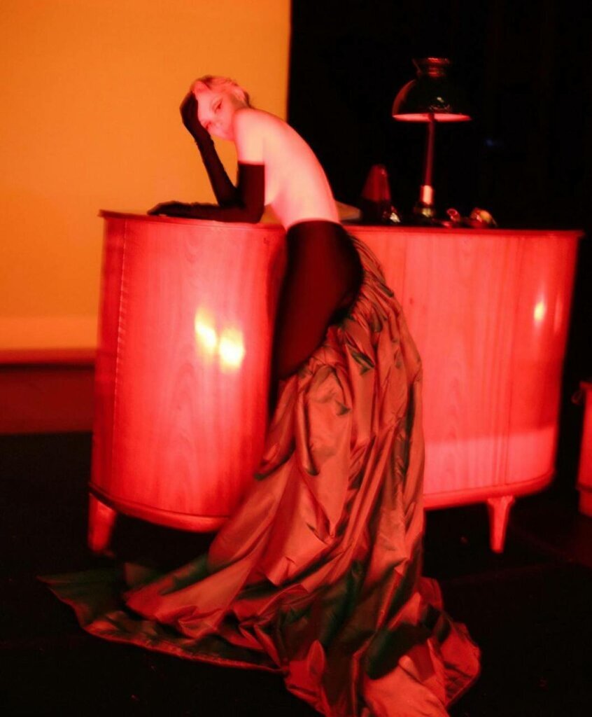    Рената Литвинова показала себя без прикрас. Фото: соцсети актрисы