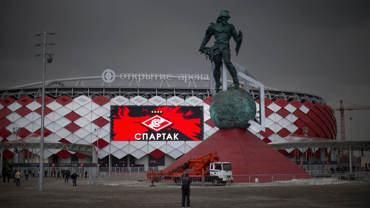 Стадион московского "Спартака" "Открытие Банк Арена". Гладиатор. Фото из интернета.