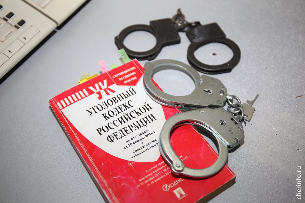    Происшествие случилось в ночь на 23 июля в одном из домов на улице Архангельской. Тело 42-летней череповчанки обнаружили утром в подъезде.