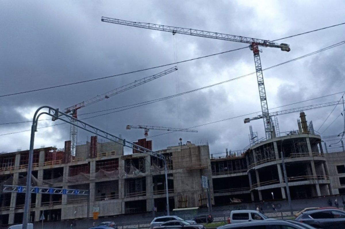    В Красноярске прокуратура начала проверку после падения крана в Северном