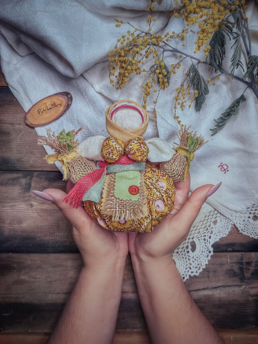 Куколка кубышка травница