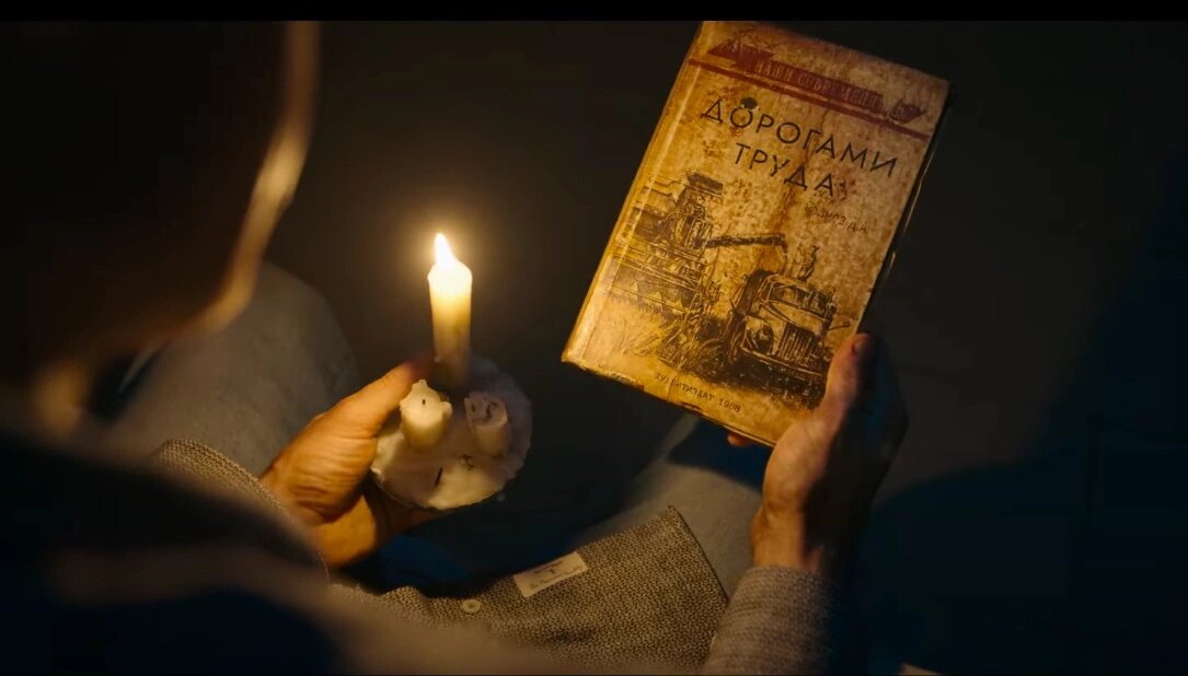 Кадр из сериала "Библиотекарь" 