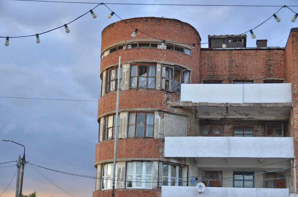 Квартира за 250 тысяч рублей в доме-памятнике в 270 километрах от Москвы.  Как такое возможно? | Путешествия по городам и весям | Дзен