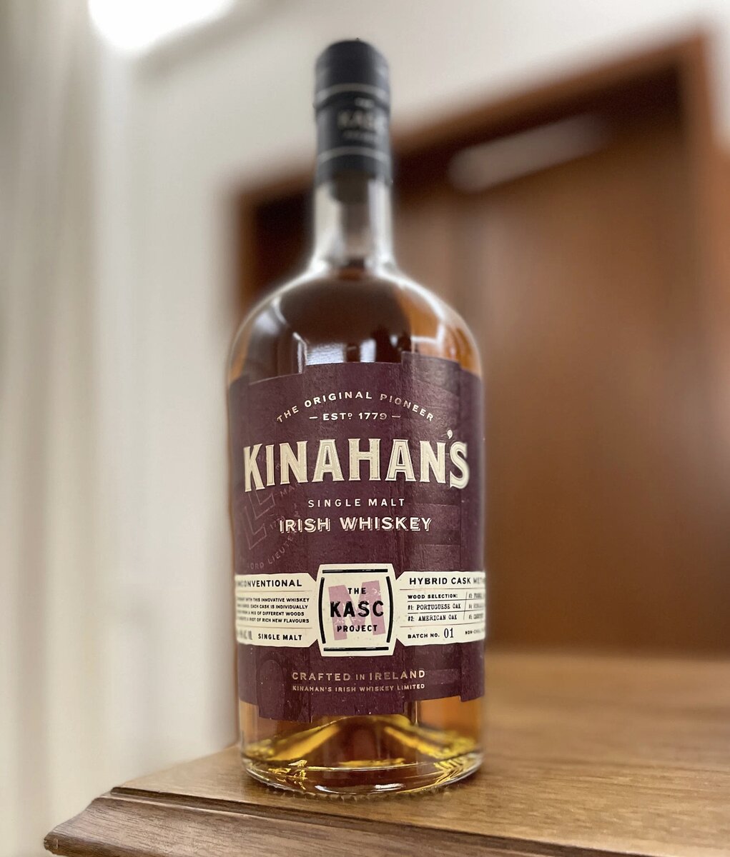 Kinahans irish. Виски. Виски Kinahan's. Виски Kinahans Irish. Kinahans Single Malt Irish Whiskey.