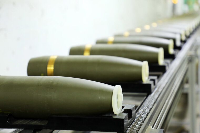    Обстрелы ведутся с применением кассетных боеприпасов