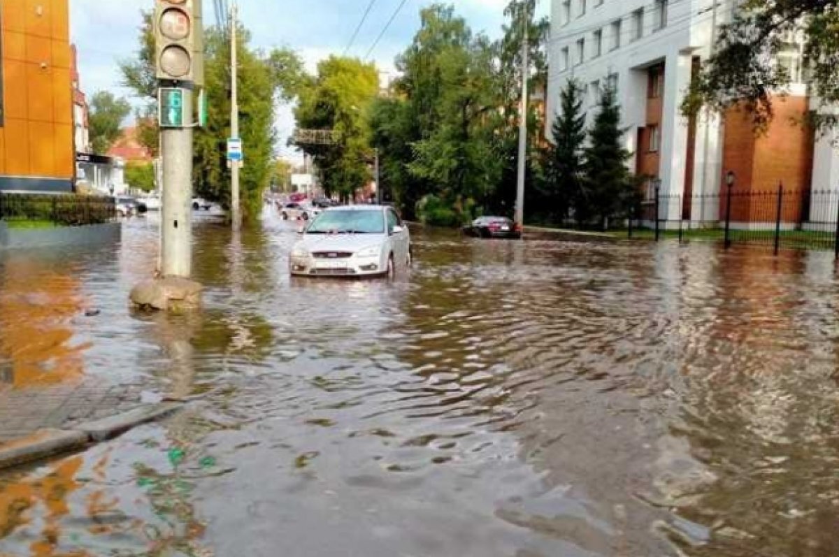    Сильный дождь и град в Томске вызвали затопления и пробки на дорогах