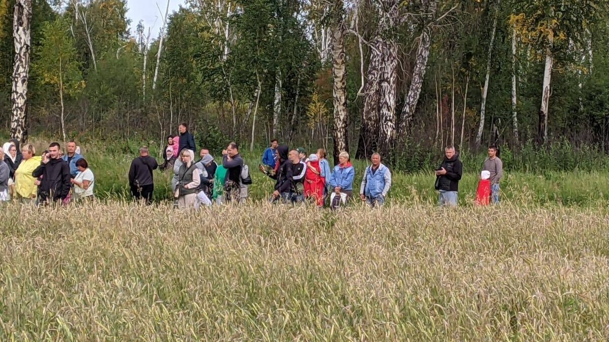     Хоккеисты таким образом хотят поддержать переживших сильный стресс.