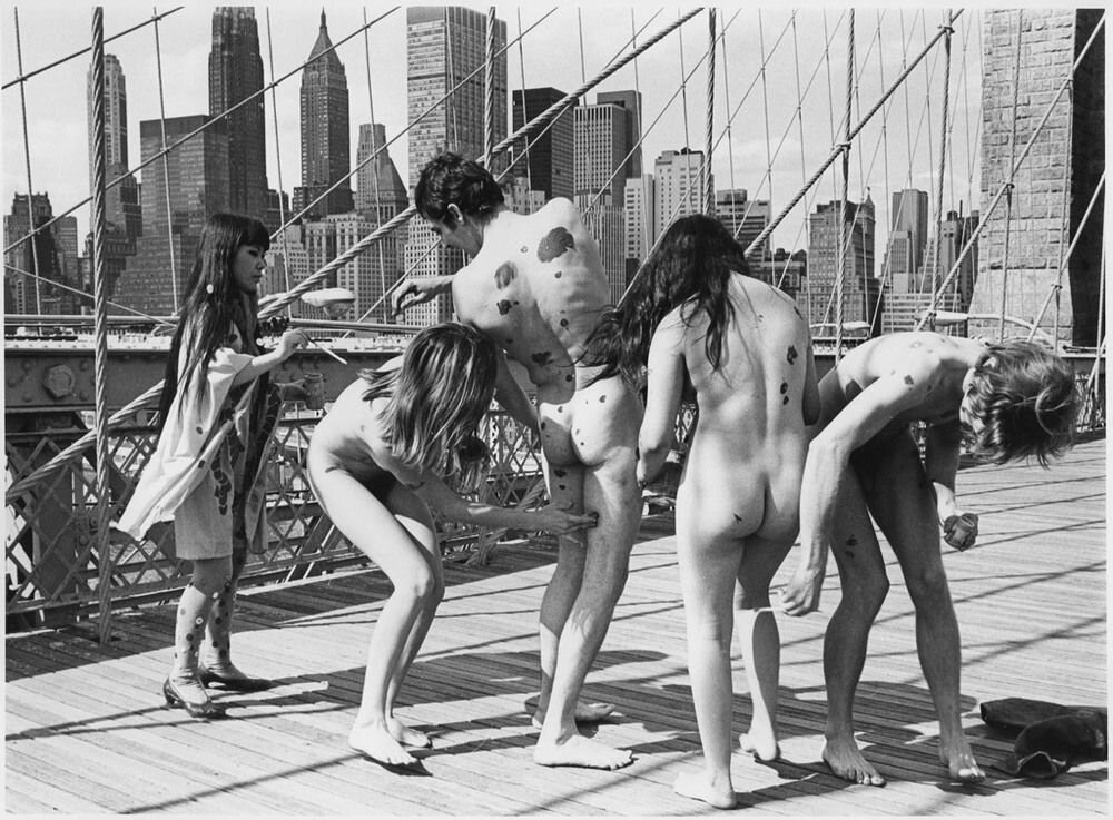 Яёи Кусама, Бруклинский мост, 1968. 