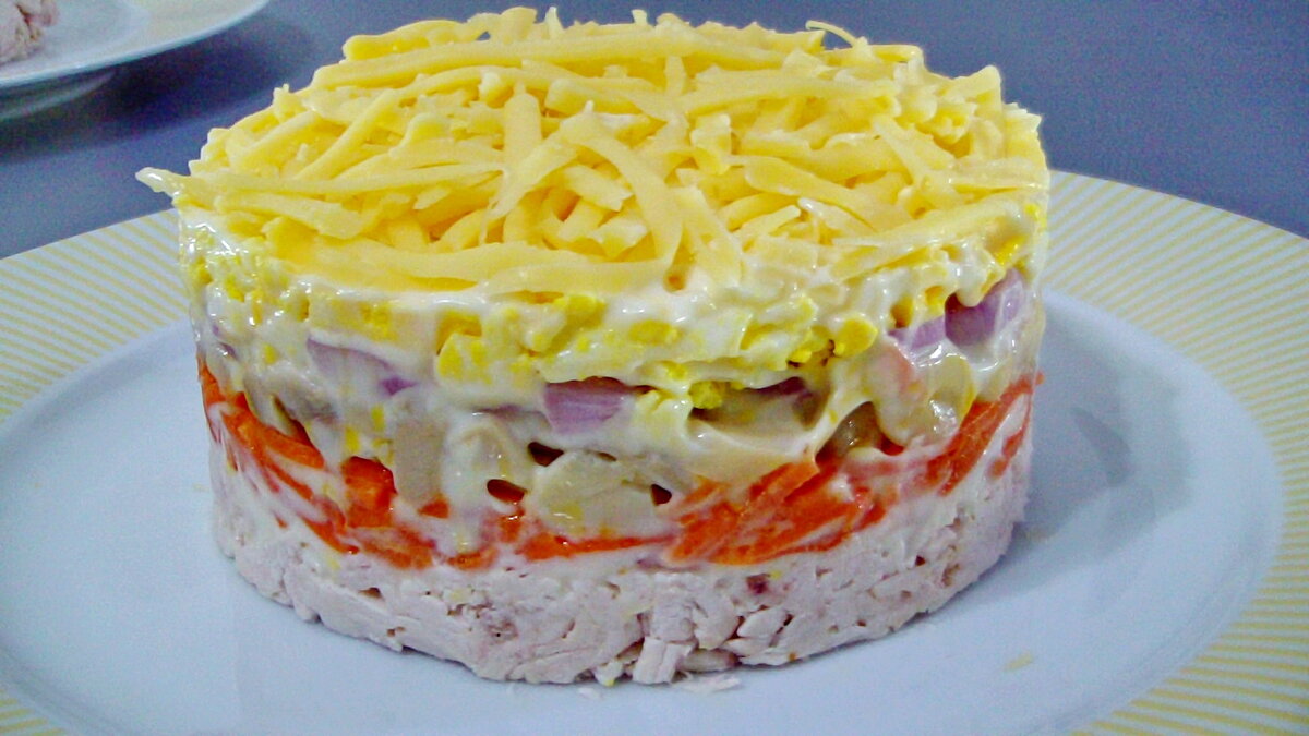 салат мужские грёзы с говядиной. салат мужские слёзы с курицей и грибами с корейской морковью. салат мужские слёзы с курицей и грибами. салат мужской каприз с говядиной и корейской морковью. салат мужские слезы классический рецепт фото пошагово.