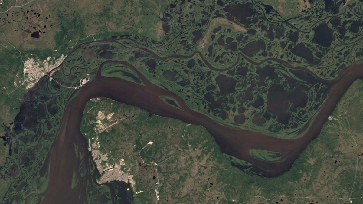 Река Обь: на снимке видны города Лабытнанги и Салехард