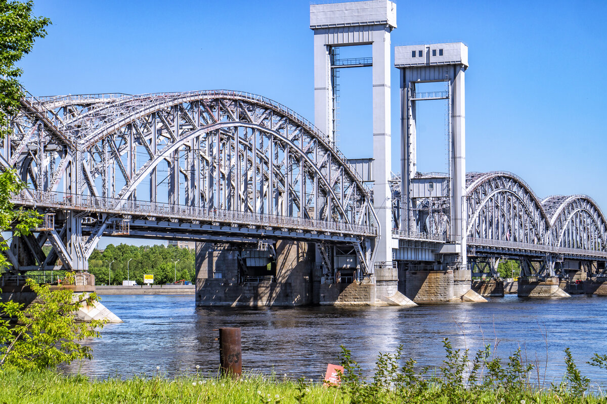Железнодорожный мост. Финляндский Железнодорожный мост. Финляндский разводной Железнодорожный мост. Финляндский мост в Санкт-Петербурге. Финляндский Железнодорожный мост через Неву.