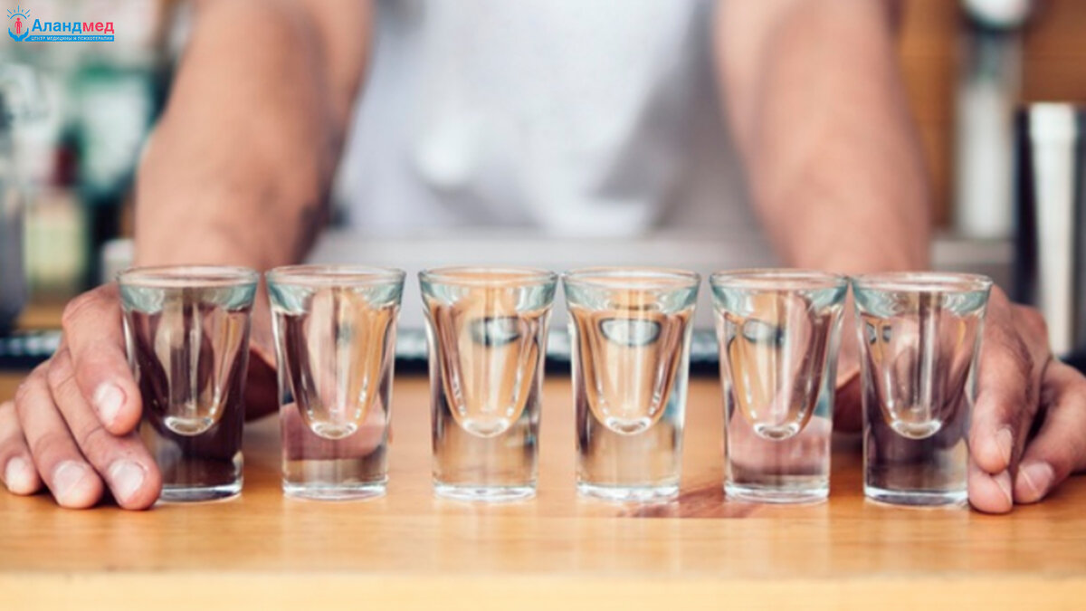 При похмельном синдроме все органы работают в режиме повышенной нагрузки, поэтому увеличивается вероятность обострения хронических заболеваний и развития острых состояний, порой – представляющих угрозу для жизни