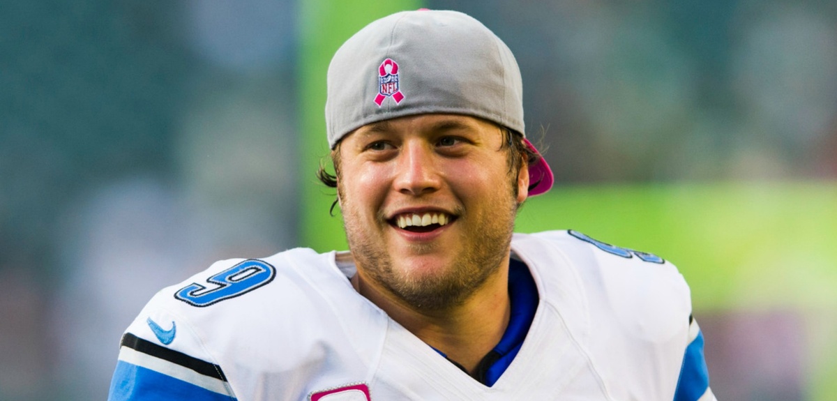 Ну а Мэтью является официальным лицом НФЛ и является одним из наиболее результативных игроков в истории данного вида спорта.