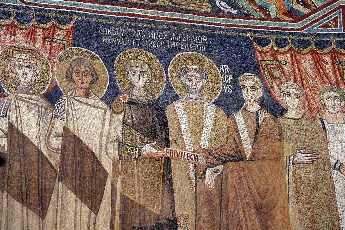 Константин Погонат (третий слева) и его братья. Все, как видите, с носами. Фрагмент мозаики в базилике Сан-Аполлинаре в Равенне.