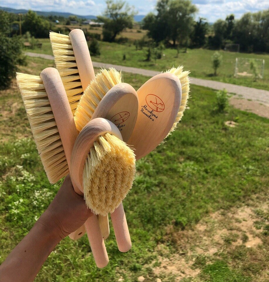 Натуральные щетки для сухого массажа